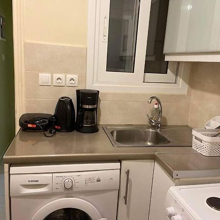 Cozy Apartment In The Heart Of เอเธนส์ ภายนอก รูปภาพ