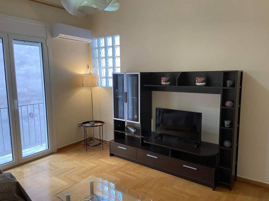 Cozy Apartment In The Heart Of เอเธนส์ ภายนอก รูปภาพ