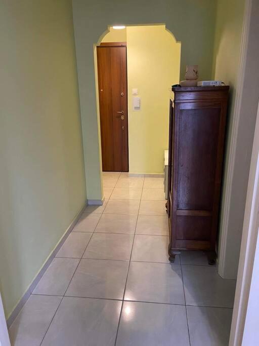 Cozy Apartment In The Heart Of เอเธนส์ ภายนอก รูปภาพ
